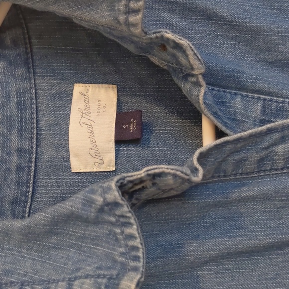 Universal Thread Sleeveless Denim Collared Button Down shirt - Picture 3 of 3